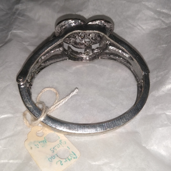 Pear-shaped  White Sapphire Fashion Ring - Picture 10 of 13